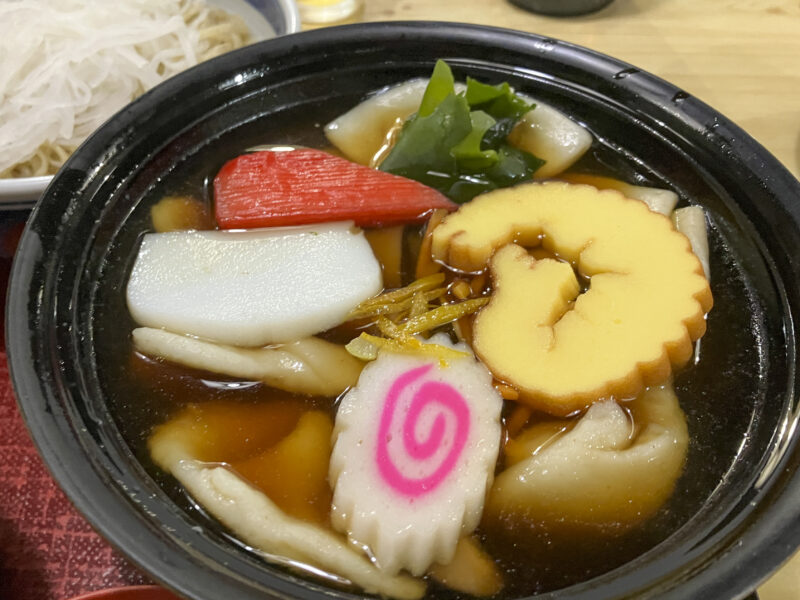 栃木県佐野市の郷土食「耳うどん」と「大根そば」を野村屋本店でいただく（ご当地麺類を食べる旅：8）