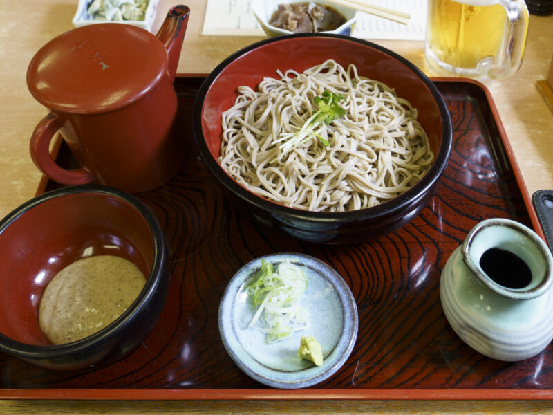 長野県上田市「そば処 よろづや」で“くるみそば”を初体験（ご当地麺類を食べる旅：12）