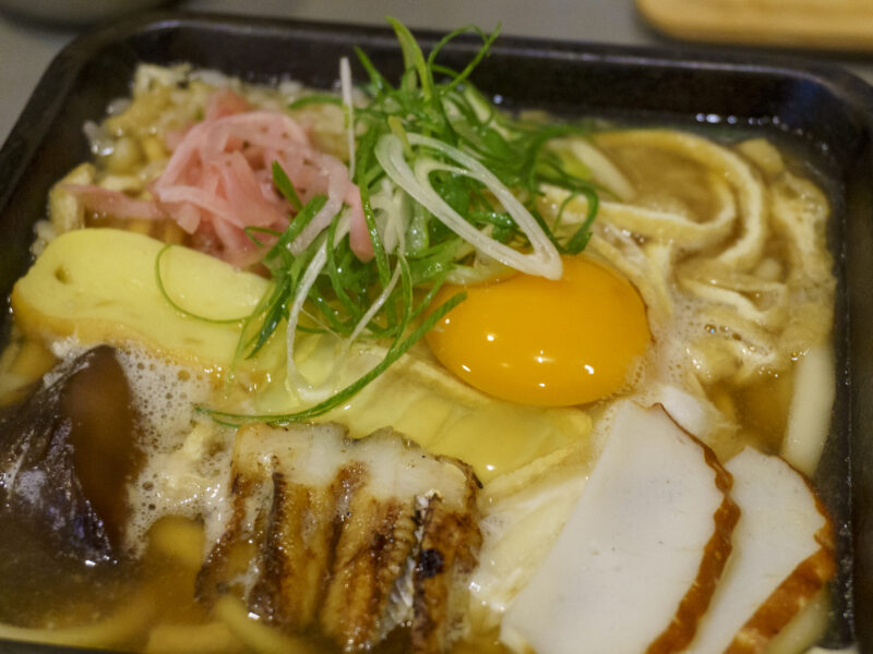 大阪ならでは？のハイブリッド料理、うさみ亭 マツバヤの「おじやうどん」（ご当地麺類を食べる旅：27）