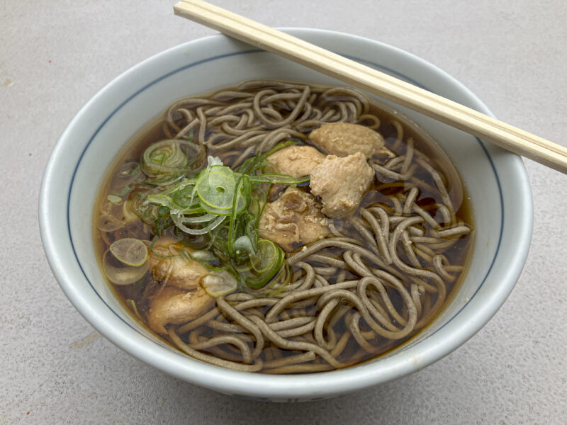 大好きな立ちそば屋、JR桜木町駅の「川村屋」が閉店する事実にショックを隠せない